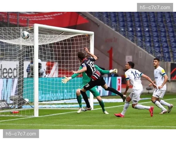 德甲“足球校园”项目三月覆盖超五百所学校,推动青少年参与 德甲“足球校园”项目三月覆盖超五百所学校,推动青少年参与