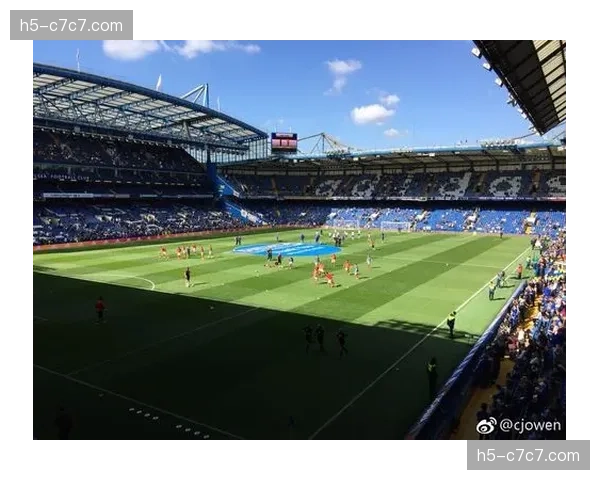 特写：为满足4K HDR转播标准，摩纳哥路易二世球场启动灯光系统全面升级