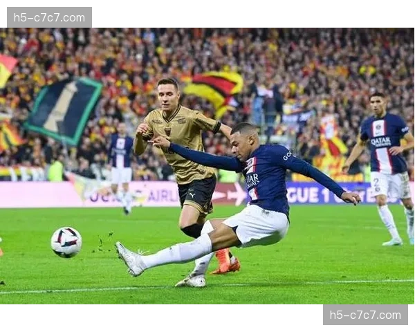 朗斯3-1逆转击败雷恩，积分追平联赛第四