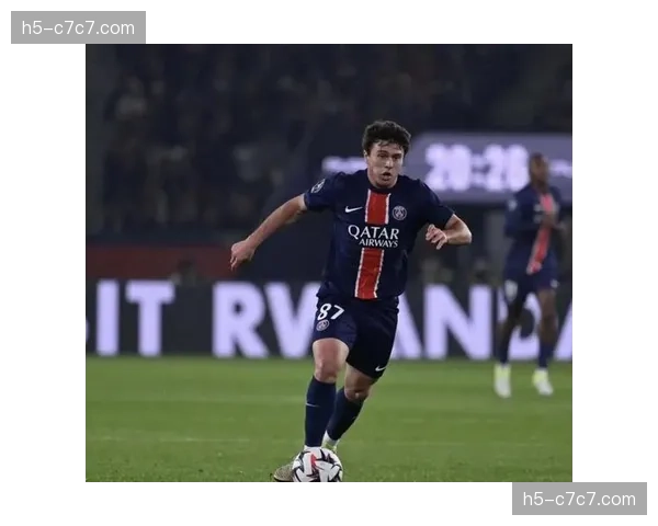 巴黎圣日耳曼客场3-0大胜梅斯，卫冕冠军展现强大统治力